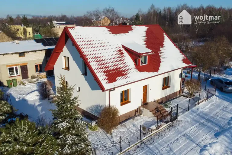 Realizacja pompy ciepła Hisense w Szydłowcu z dotacją 135 000 zł z programu Czyste Powietrze ocieplenie domu zdjęcie po modernizacji